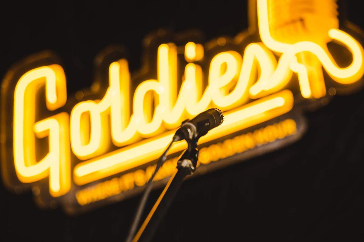 The restaurant and musiv venue offers food, frozen drinks and live music.