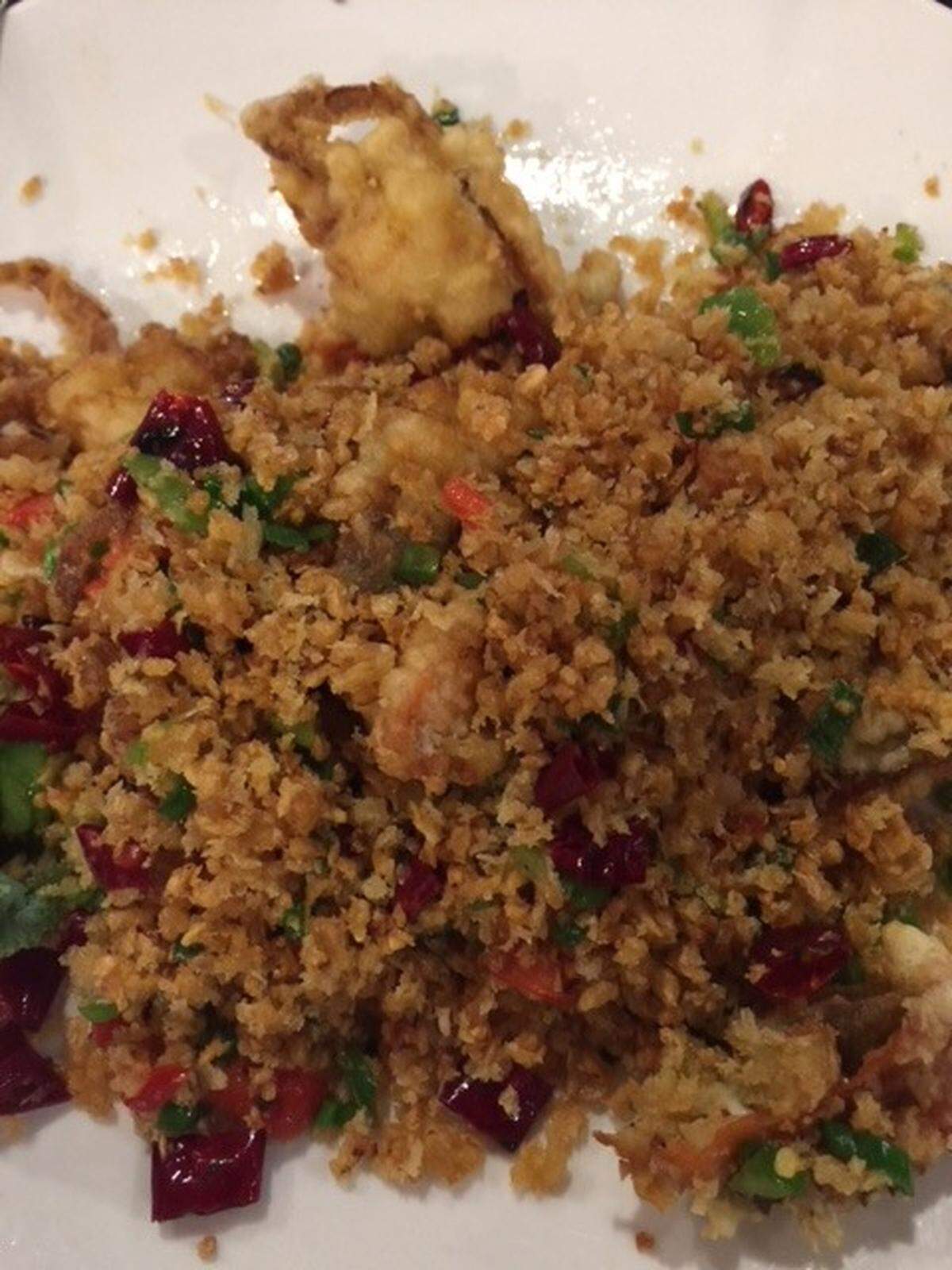 Lee Cafe's Feng Tang Crab is a big pile of golden fried garlic (yes, that's all garlic) studded with chunks of softshell crabs and bits of dried chiles and green onions.