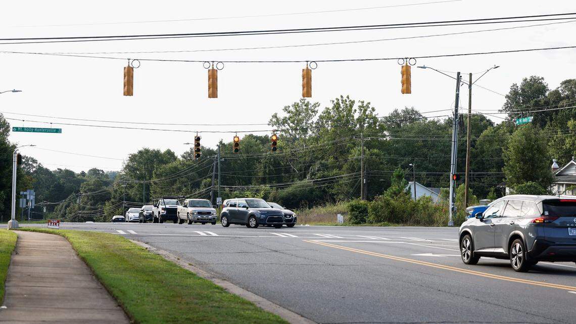 Will Charlotte revive red light cameras? Traffic deaths continue rising
