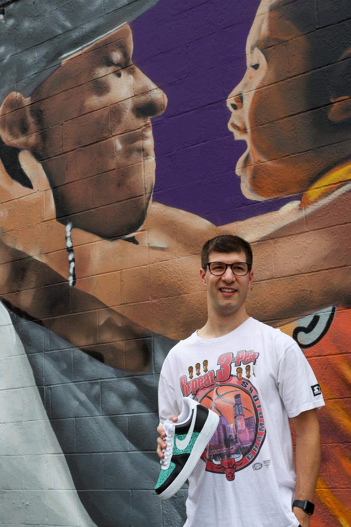 Jeremy Recoon, a k a, @charlotte_customkicks.
