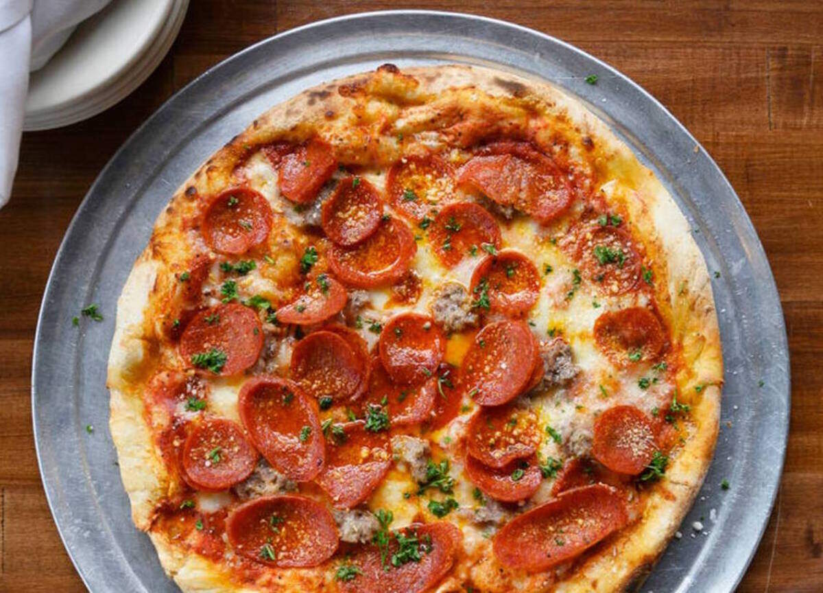 New Haven-style pizza at Mama Ricotta’s.