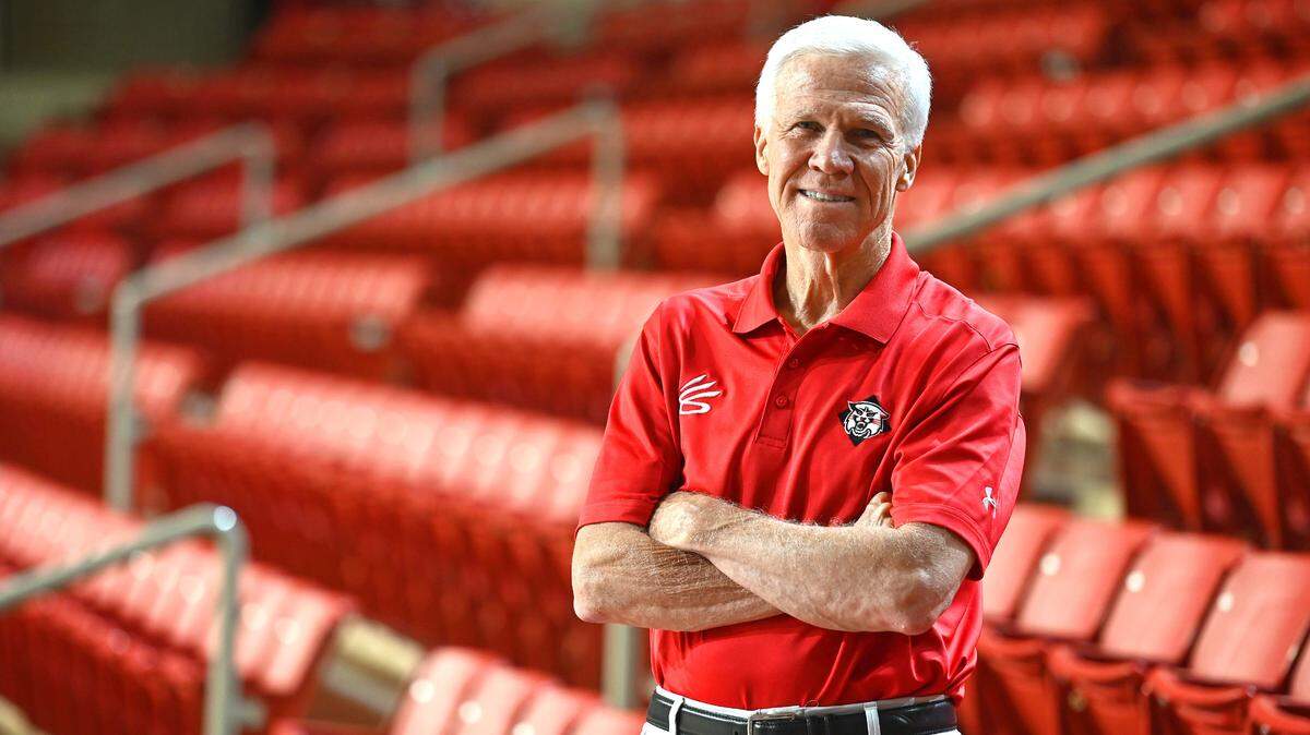 Former Davidson College head basketball coach Bob McKillop will sign copies of the book “Sports Legends of the Carolinas” on Saturday at Park Road Books from 12 noon to 1:30 p.m.