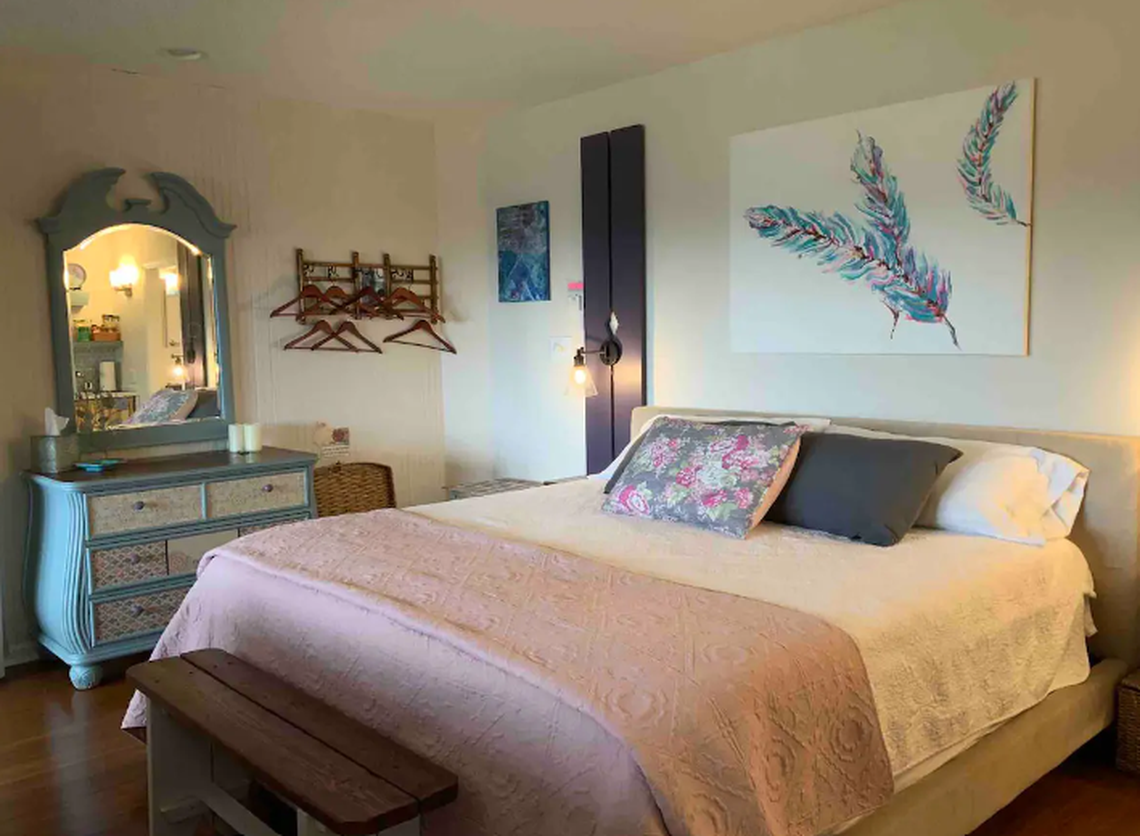 These images can only be used with stories related to Airbnb listings.