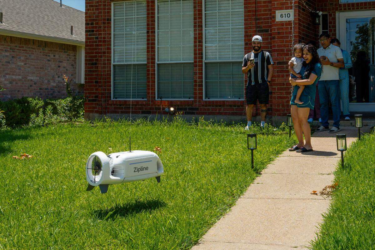 Zipline delivers products to a home in this picture. Zipline, a California-based logistics company, will partner with Advocate Health to deliver medical supplies and prescriptions to Charlotte-area patients starting in 2027.