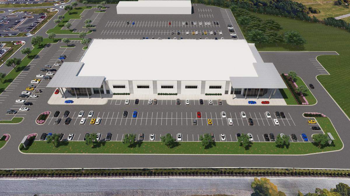 General Motors breaks ground on the new Charlotte Technical Center in Concord, North Carolina. This 130,000-square-foot facility will expand GM’s performance and racing capabilities.