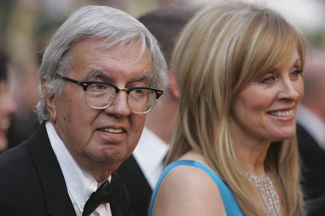 Writers Diana Ossana (right) and Larry McMurtry arrives at the 78th Annual Academy Awards at the Kodak Theater in Hollywood, California, Sunday, March 5, 2006. (Michael Goulding/Orange County Register/KRT)