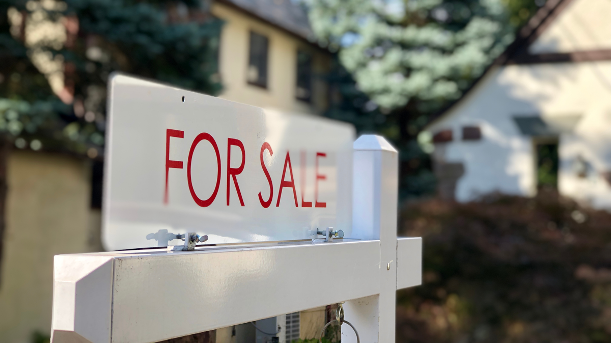 A new report from Stacker reveals the top cities where it’s better to buy than rent a home.
