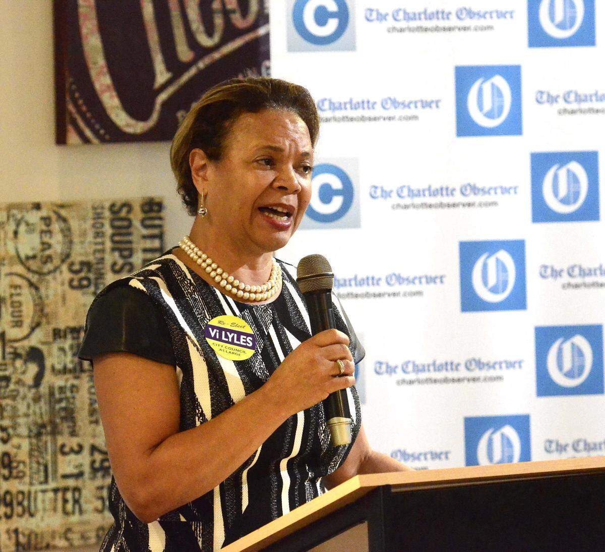 Council member at-large Vi Lyles gives her 2 minute 'elevator' pitch during the candidates forum held at Packard Place on Wednesday Oct. 7,2015. Shop Talk and the Charlotte Entrepreneurial Alliance hosted a forum for the entrepreneurs of Charlotte to come out and meet the mayoral and city council candidates. 