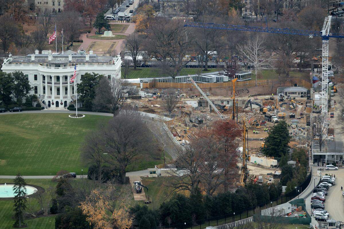 WASHINGTON, DC - DECEMBER 08: Demolition work continues where the East Wing once stood at the White House on December 08, 2025 in Washington, DC. President Donald Trump ordered the 123-year-old East Wing and Jacqueline Kennedy Garden leveled to make way for a new 90,000-square-foot ballroom that he says will cost around $300 million and will be paid for with private donations. (Photo by Chip Somodevilla/Getty Images)