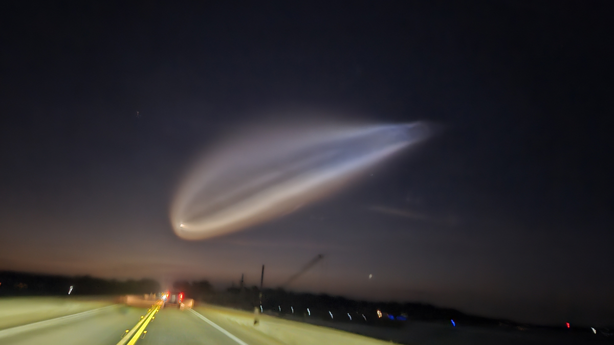Forty stargazers in the Carolinas and four other states reported seeing a fireball in the early morning sky Thursday, according to the American Meteorological Society.