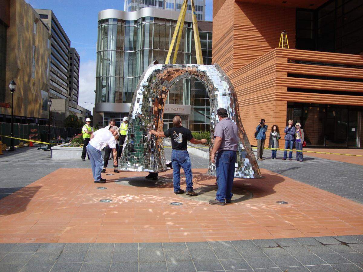 The Firebird sculpture was installed in uptown Charlotte in front of the Bechtler Museum on Oct. 24, 2009. Niki de Saint Phalle, L’Oiseau de feu sur l’arche (The Firebird on the arch), 1991, Mirror mosaic over polyester on steel armature. © 2024 Niki Charitable Art Foundation. All Rights Reserved / ARS, NY / ADAGP, Paris. Collection of the Bechtler Museum of Modern Art, 2007.2069