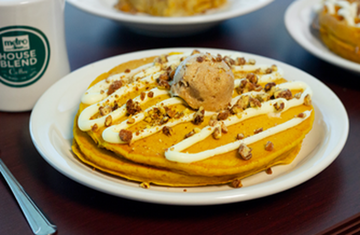 Metro Diner’s seasonal Pumpkin Griddles offer customers a choice of Belgian waffles, pancakes and housemade bread pudding, drizzled with cream cheese icing, candied pecans and cinnamon butter.