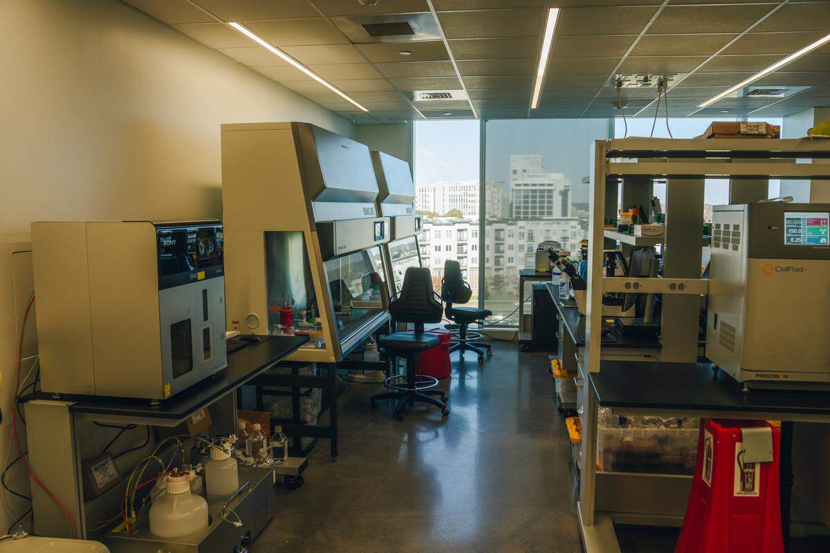 Tract Bio’s state-of-the-art lab offers enhanced laboratory infrastructure to support therapies for diseases.