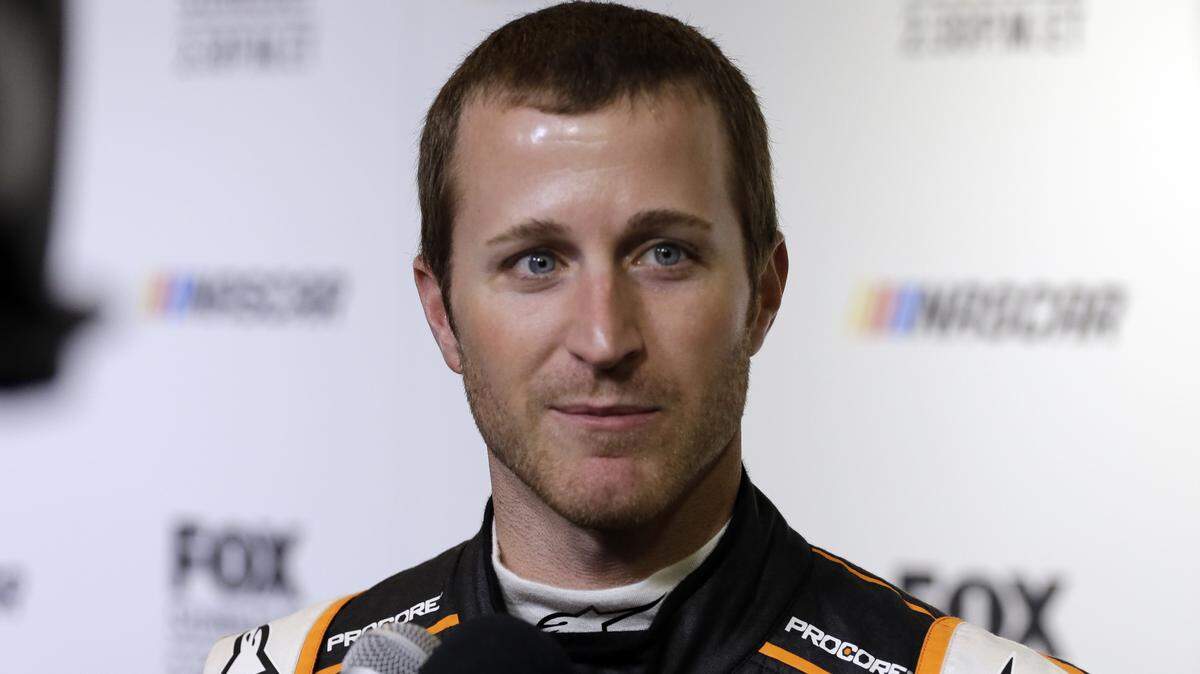 Kasey Kahne announced Thursday that he will join Dale Earnhardt Jr. and Jeff Gordon, two of his former Hendrick Motorsports teammates, in retirement at the end of this NASCAR season.