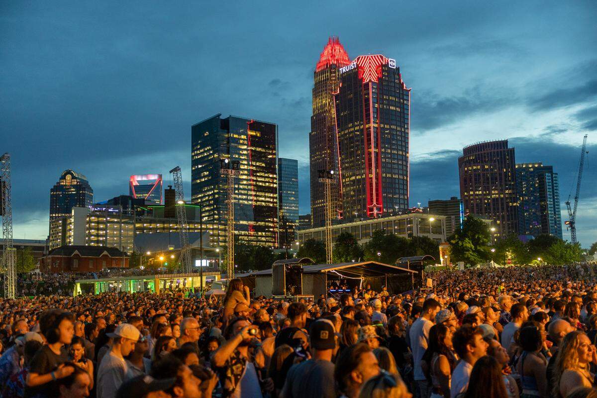 Fans at Lovin’ Life Music Fest 2025.