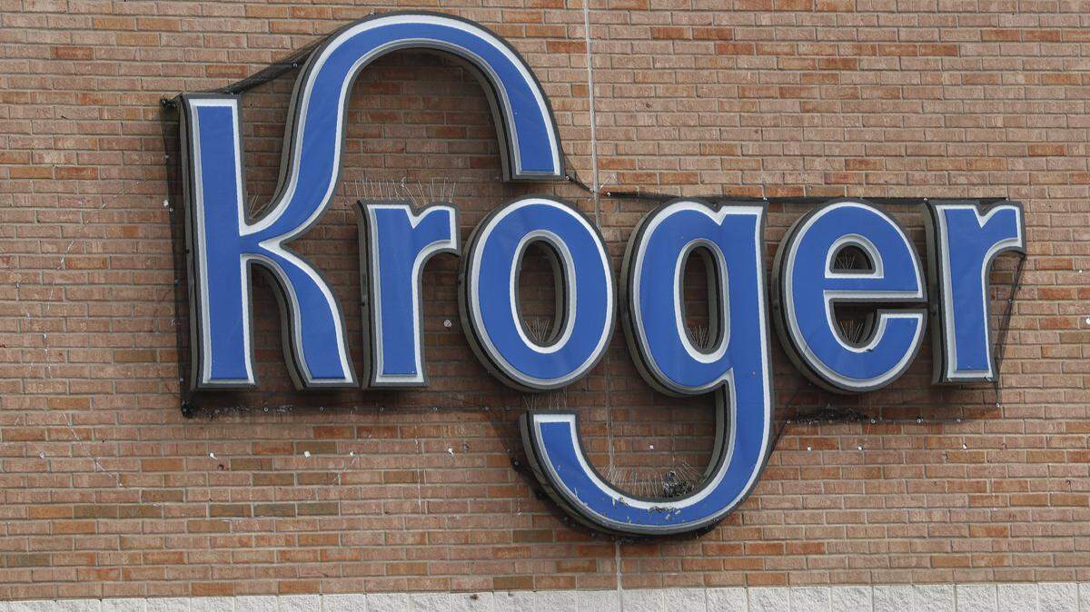 A 19-year-old Kroger employee is accused of scamming the company out of nearly $1 million in two weeks.