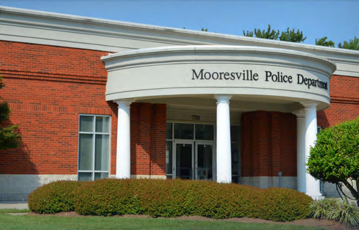A North Carolina judge has threatened to put Mooresville offiicials in jail unless police or the town returns almost $17,000 seized from a Connecticut man in November.