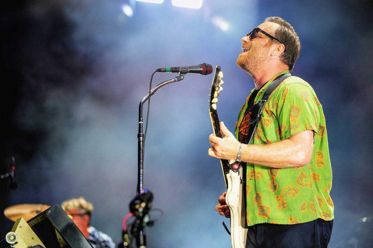 Dan Auerbach didn’t remove his sunglasses for The Black Keys’ entire performance Wednesday.