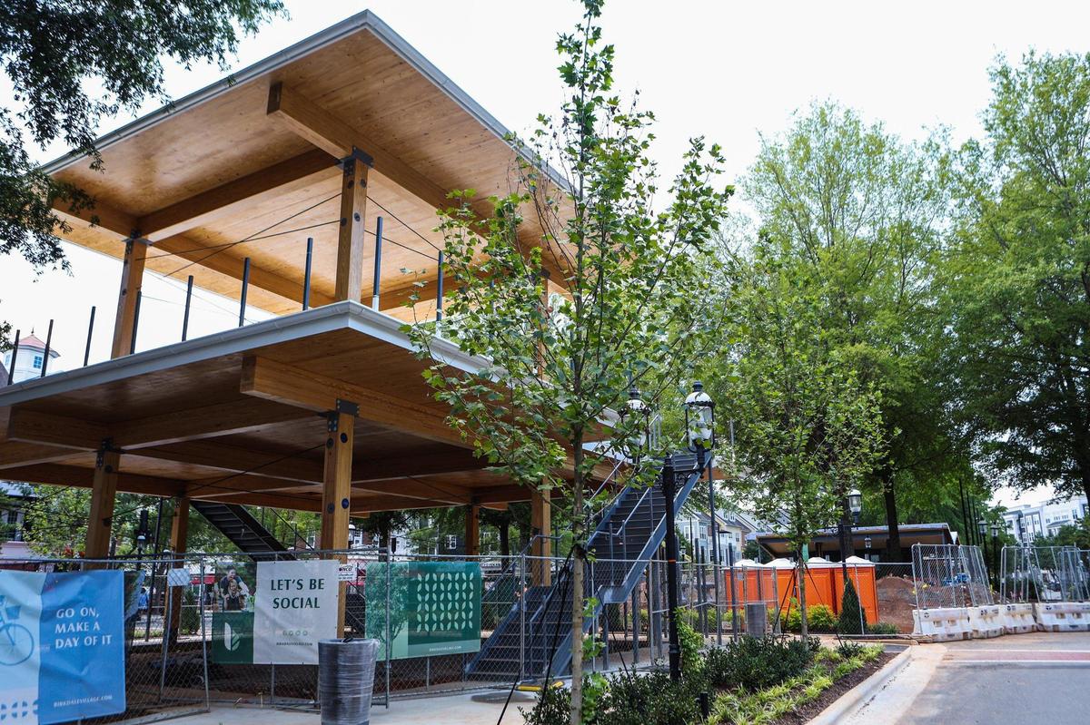 The Parkway at Birkdale Village in Huntersville will have three standalone “jewel boxes” that are floor-to-ceiling 1,200-square-foot buildings for retail and food and beverage. One of the buildings has a rooftop space.