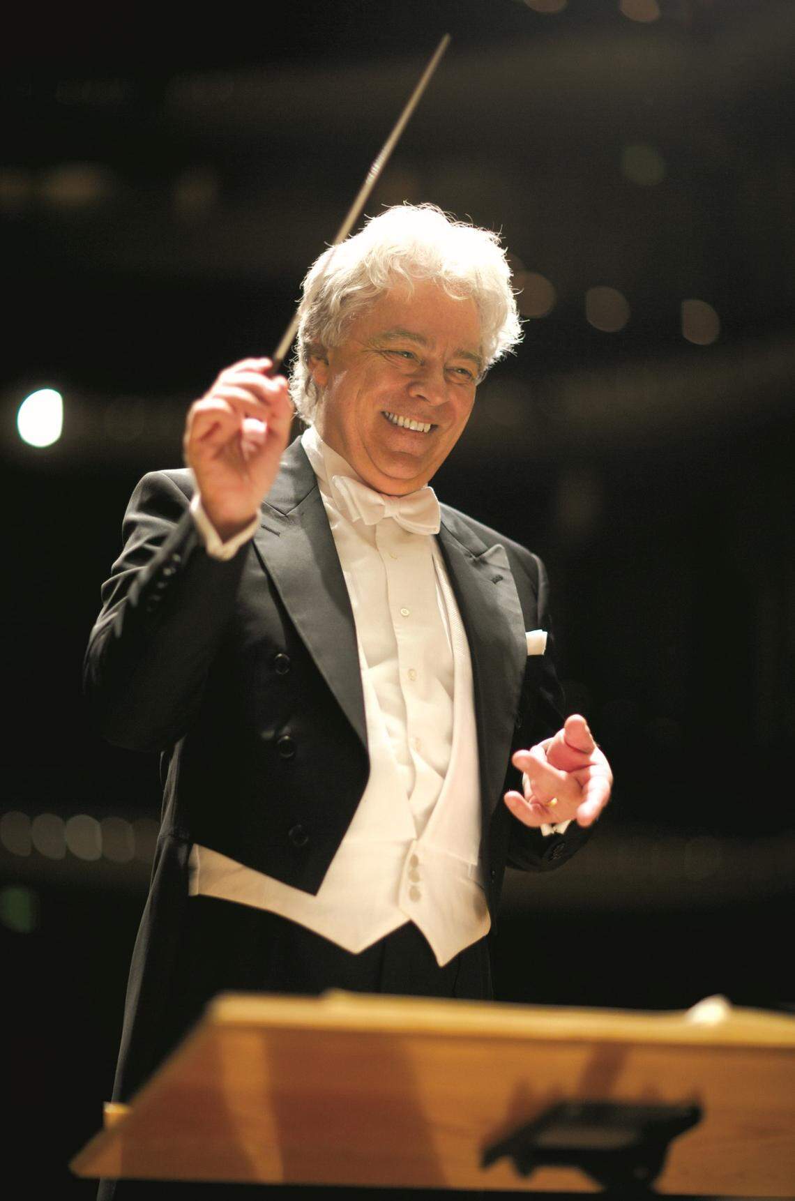 Christopher Warren-Green, the Charlotte Symphony’s conductor laureate, will return in October to lead the CSO during its annual gala performance.