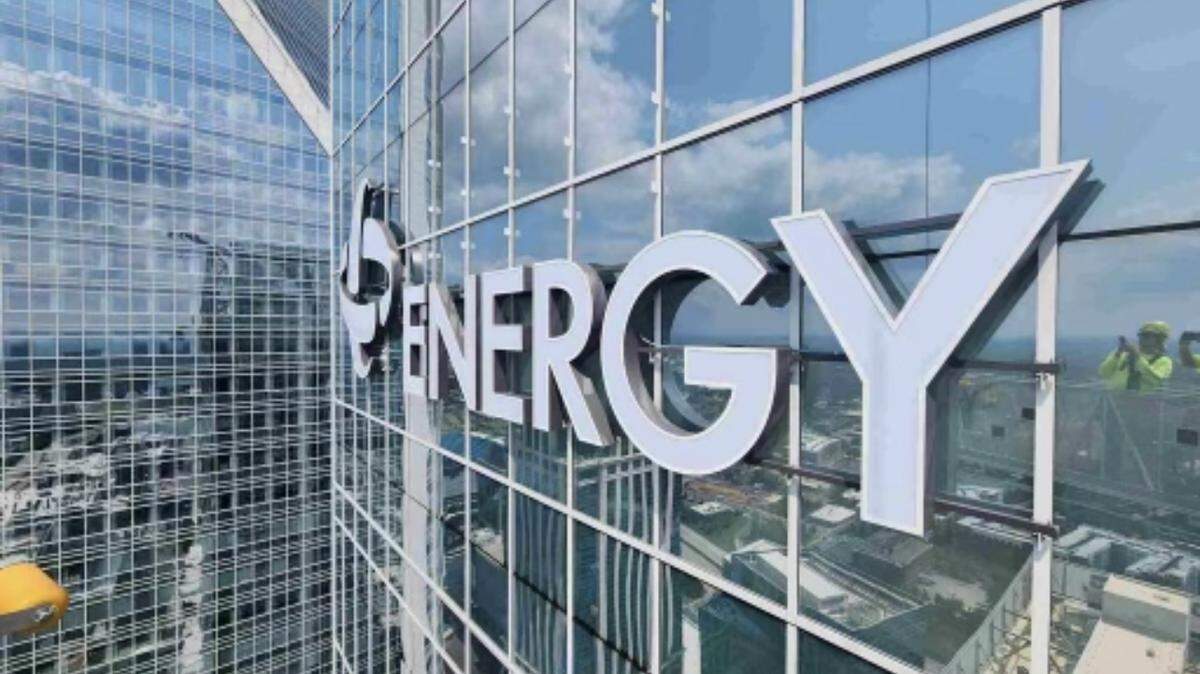 Letters are installed on Duke Energy Plaza, a 40-story tower in uptown. Exterior work on the building is all but complete.