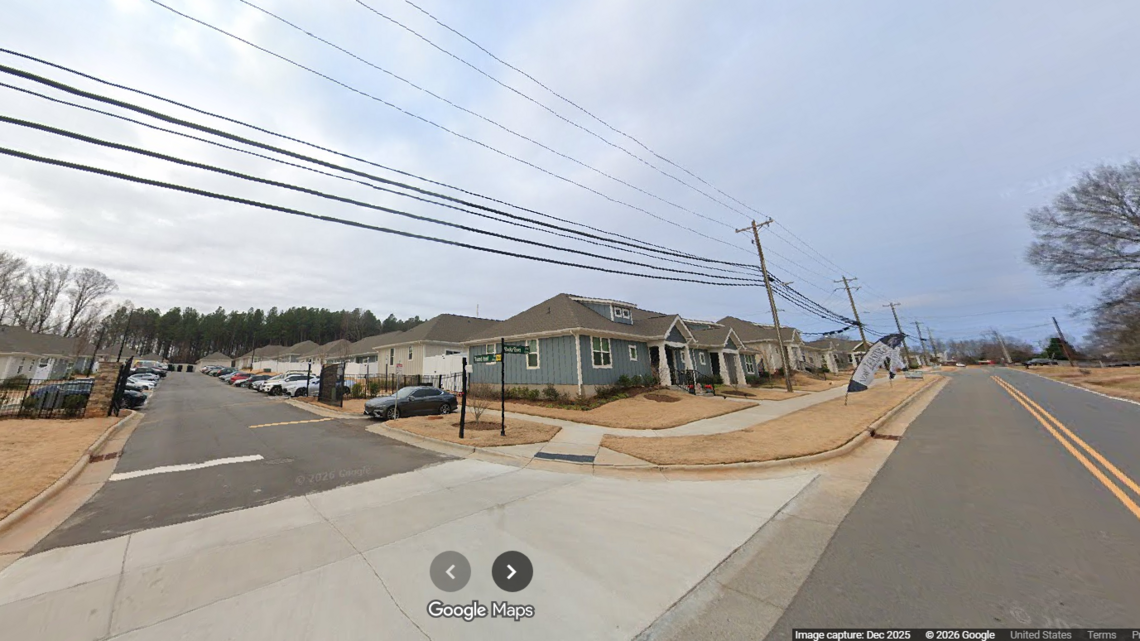 Fatal stabbing at apartment discovered after neighbor calls 911, CMPD says