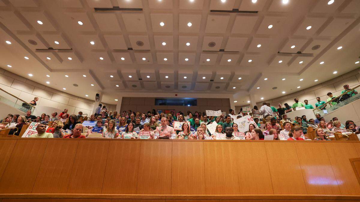 Local government agencies like the city of Charlotte, Mecklenburg county and Charlotte-Mecklenburg Schools are subject to public records laws that require them to provide a range of information when it’s requested. In this 2023 file photo, parents fill the council chamber of the Charlotte-Mecklenburg Government Center during a CMS meeting. 