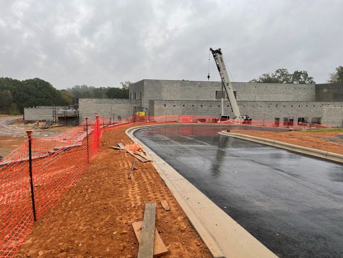 Construction of the new CMS elementary school on Park Road in south Charlotte