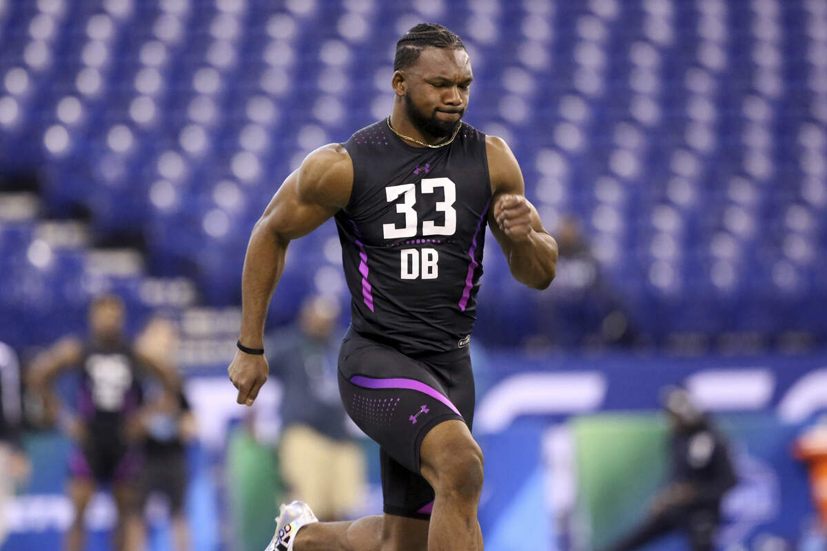 UNC defensive back M.J. Stewart isn't the fastest cornerback in the draft, but his physicality and side-to-side athleticism have him in the NFL draft's second-day discussion.