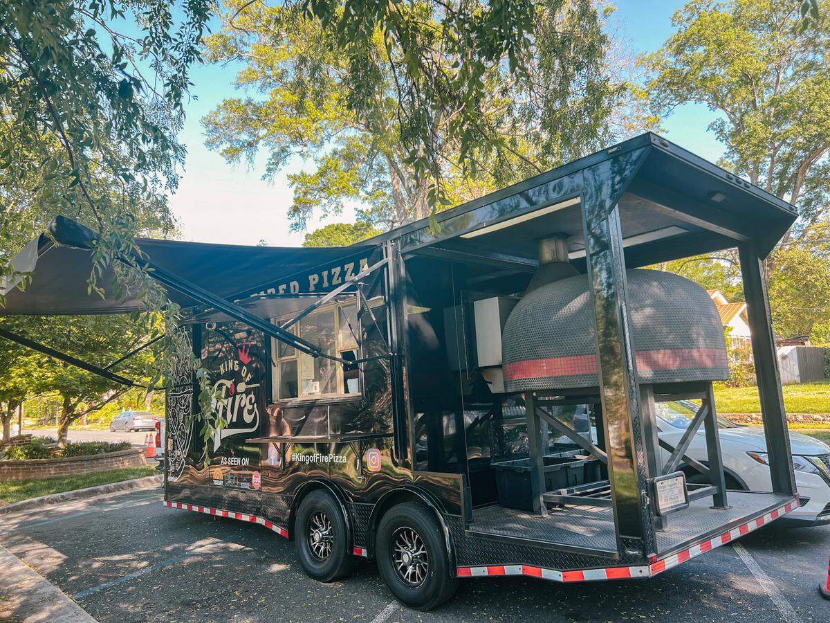 King of Fire’s restaurant locations will offer additional pizza styles on top of the woodfired pizzas its food trucks put out.