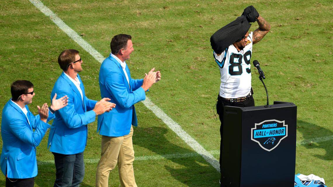 Steve Smith scores one last homefield touchdown with his surprise ‘reveal’ at halftime