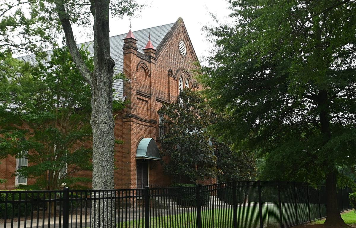 The Steele Creek Presbyterian Church property at 7407 Steele Creek Road in Charlotte, NC on Monday, August 5, 2024.
