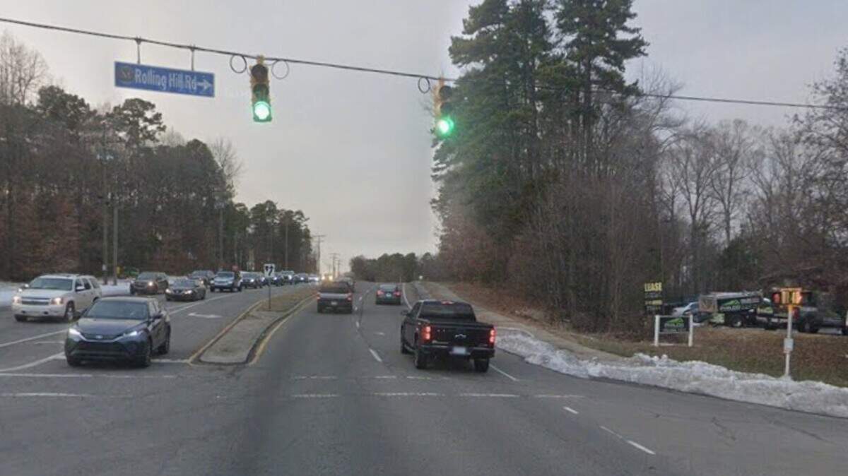 Storms knocked out power to this Lake Norman traffic light near Interstate 77 Brawley School Road exit 35 on Thursday morning.