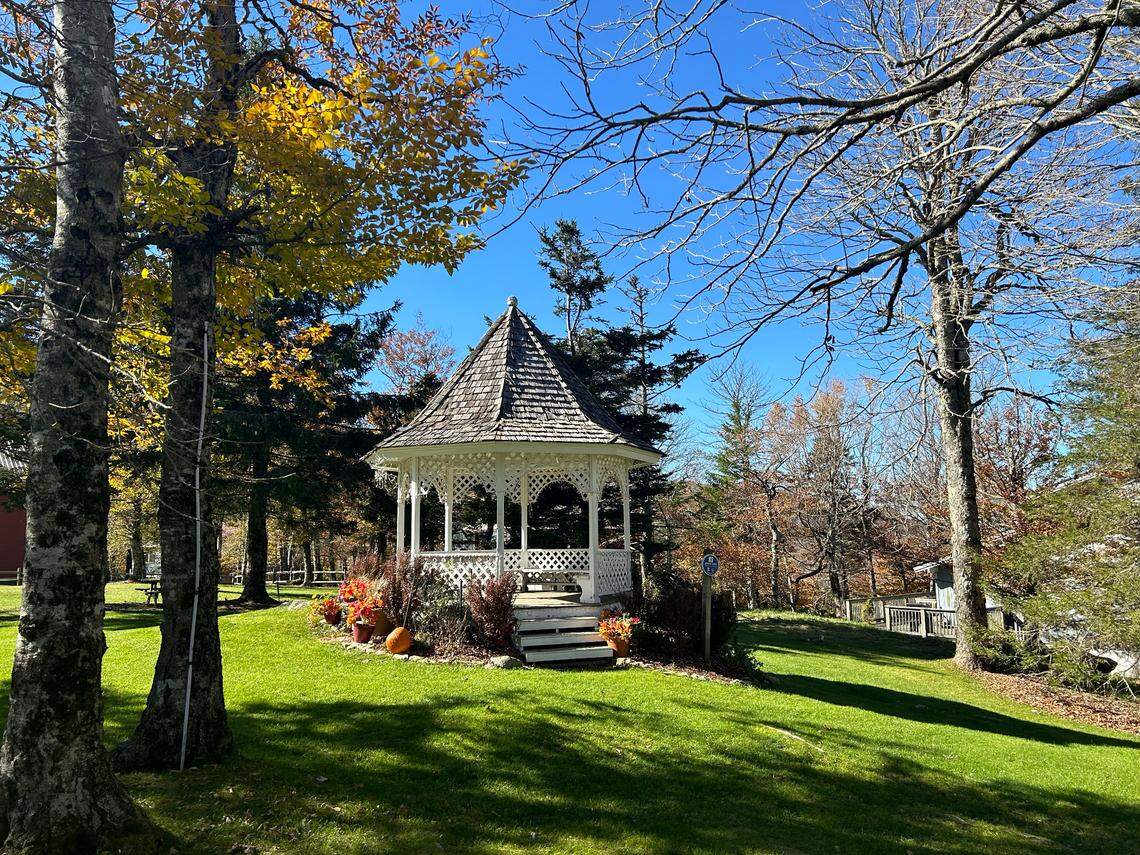 Outside Fred’s General Mercantile & Backside Deli there’s a gazebo where you can stop to enjoy the scenery.
