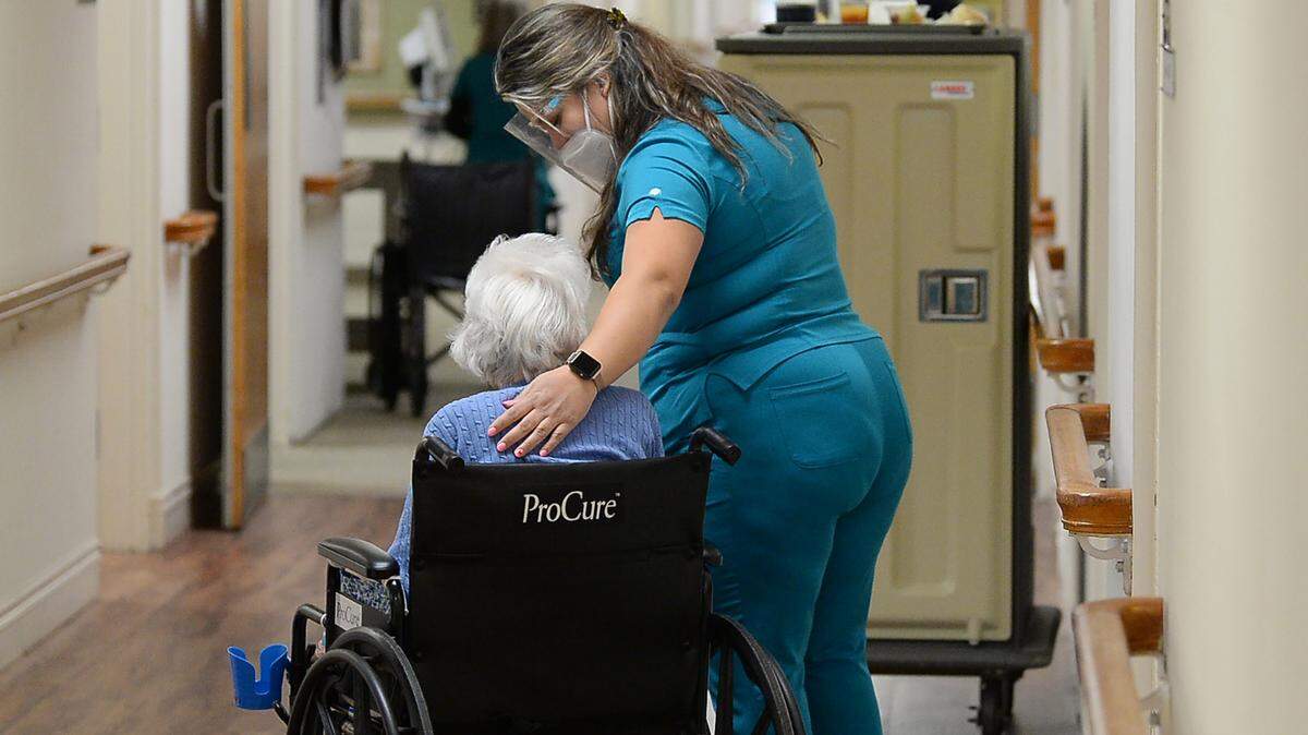 Just 19% of nursing home staff and 44% of residents have received the bivalent booster