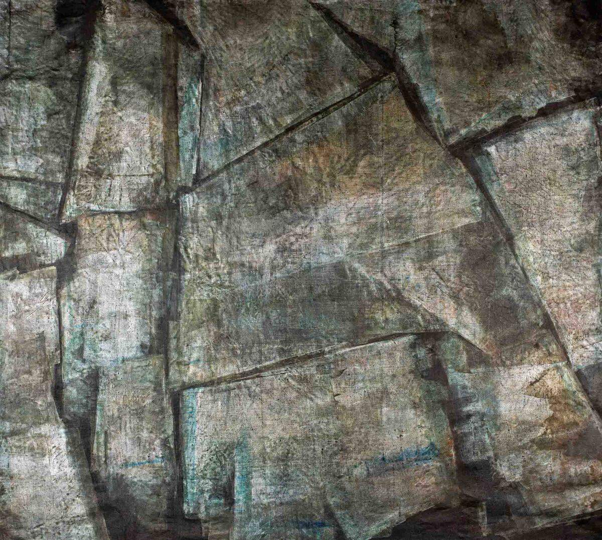 Marek Ranis’ “Liminal” series (2020) includes large paintings on linen that depict the cracking and weathering of boulders, an artistic response to current research on how climate influences the mechanical breakdown rates of surface rocks.