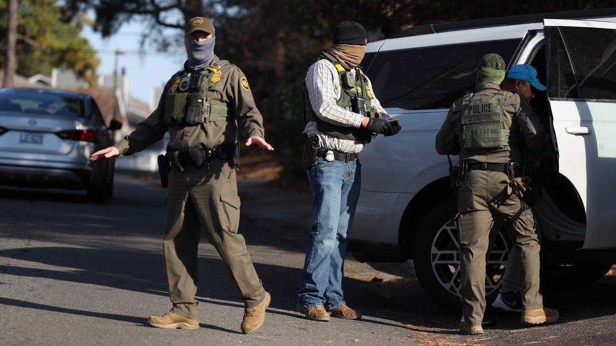 After 81 arrests in Charlotte, Border Patrol presses on in second day of activity