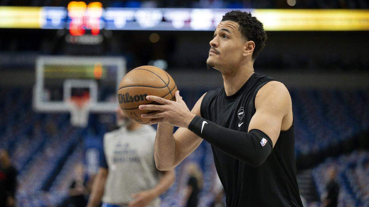 May 3, 2024; Dallas, Texas, USA; Dallas Mavericks guard Josh Green (8) warms up before the game between the Dallas Mavericks and the LA Clippers in game six of the first round for the 2024 NBA playoffs at American Airlines Center. Mandatory Credit: Jerome Miron-USA TODAY Sports