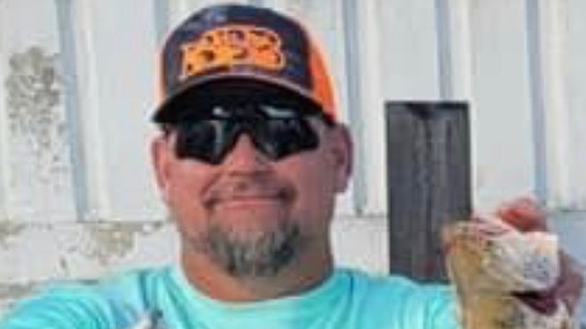 South Iredell volunteer coach Chris Davis passed away suddenly this week.