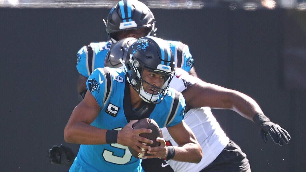 Panthers embarrass themselves, get blasted by Buccaneers in 43-13 rout
