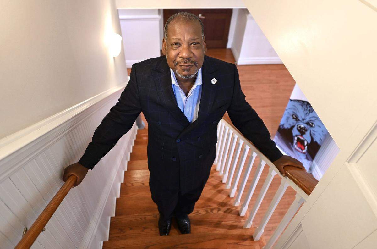 During the college’s 143rd commencement ceremony on May 3rd, Livingstone College President Dr. Anthony J. Davis made an urgent plea to the graduates, families, trustees, and community members to help him find a kidney transplant donor as he struggles with end-stage renal disease. President Davis revealed that he was diagnosed with stage three renal disease soon after being appointed president of Salisbury’s only HBCU in 2022. The disease progressed to stage five, and his prognosis might only improve if he can receive a new kidney.