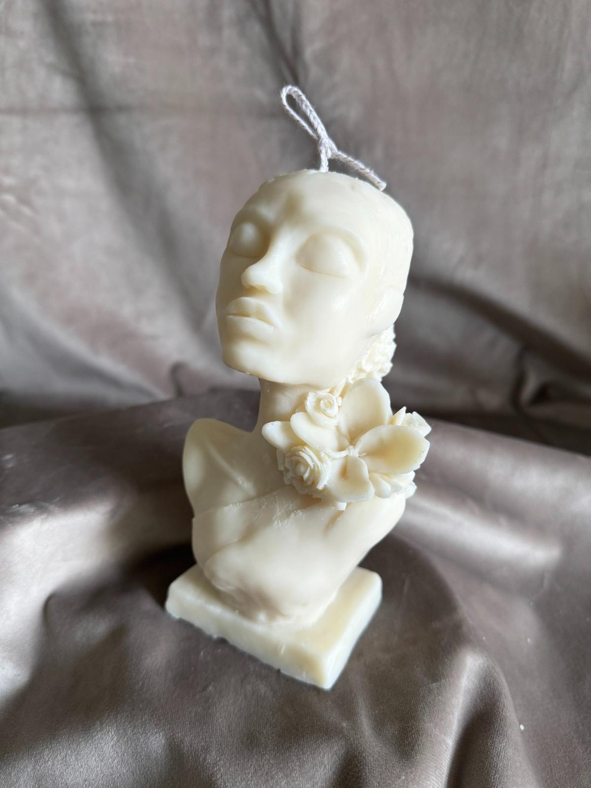 Sculptural candle of “Sasha” designed by Summerlin Gillam