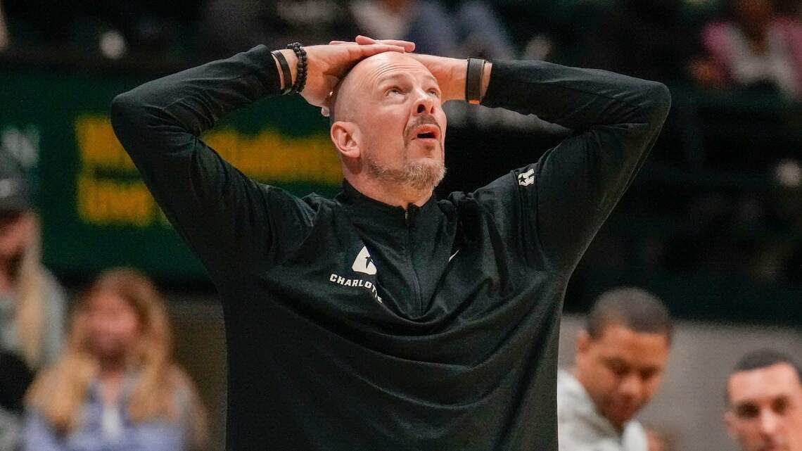 Charlotte loses 17-point lead, loses 8-game win streak in wild finish at South Florida