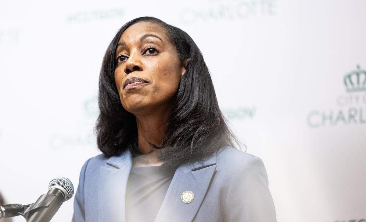 Estella Patterson speaks at the Charlotte-Mecklenburg Government Center on Monday. 