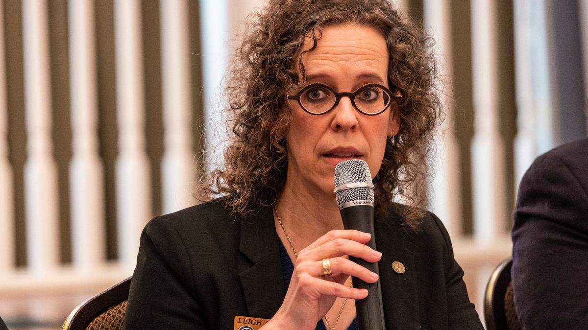 Leigh Altman is a Democratic incumbent candidate for Mecklenburg Board of County Commissioners at-large in 2022.