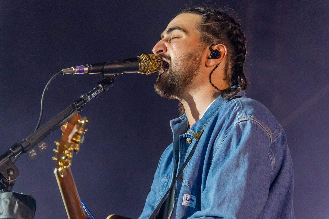 Noah Kahan at Lovin’ Life Music Fest.