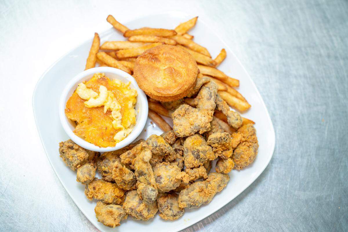 The gizzard dinner at Mr. Charles Chicken & Fish.