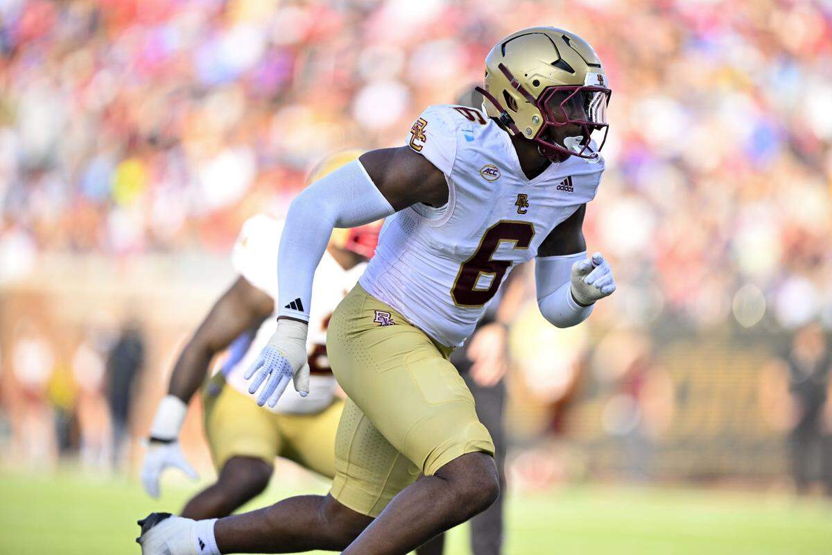 Nov 16, 2024; Dallas, Texas, USA; Boston College Eagles defensive end Donovan Ezeiruaku (6) in action during the game between the SMU Mustangs and the Boston College Eagles at Gerald J. Ford Stadium. Mandatory Credit: Jerome Miron-Imagn Images