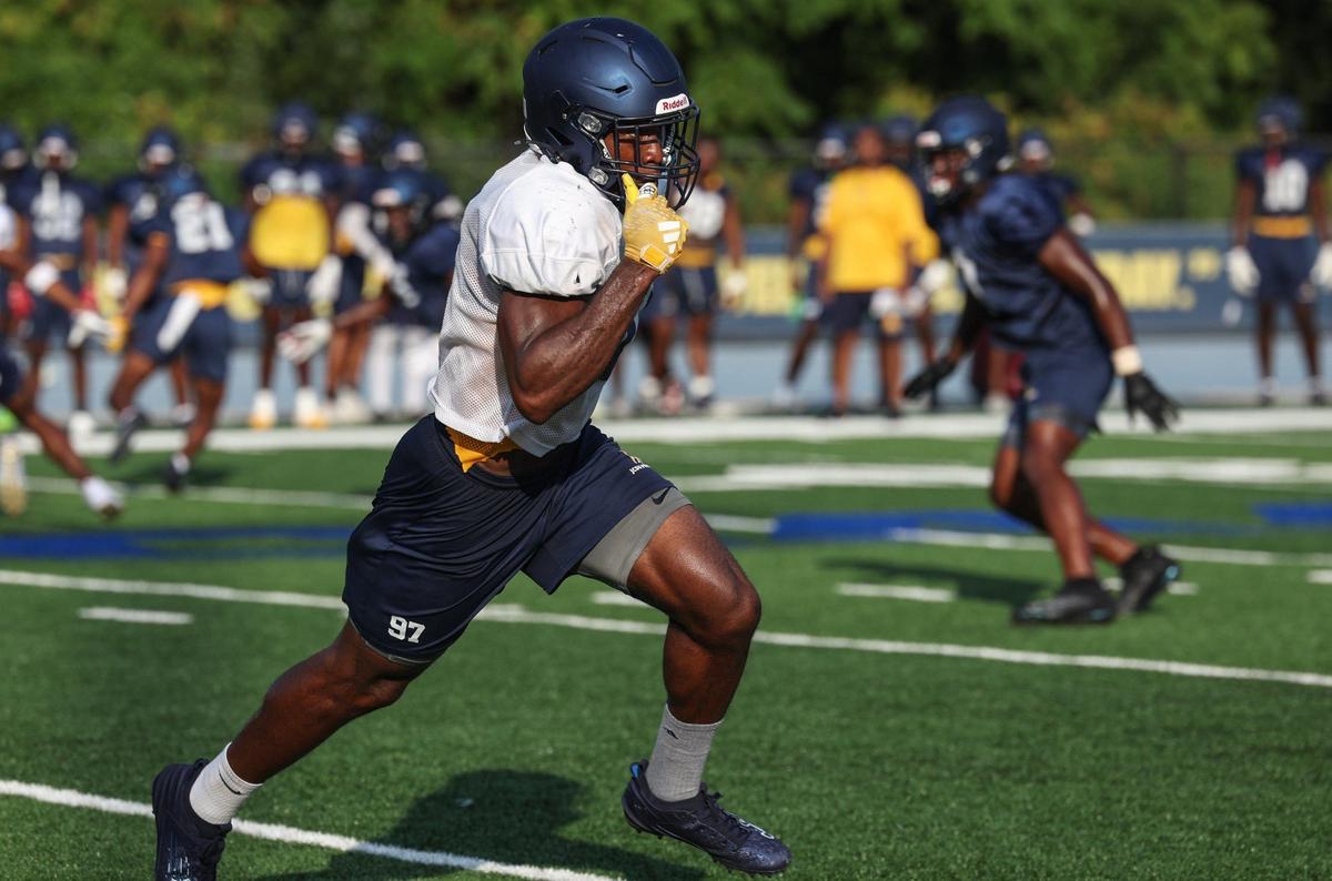 Johnson C. Smith running back Jaquarius Crouch runs through a drill during team practice in Charlotte, NC on Tuesday, August 27, 2024.