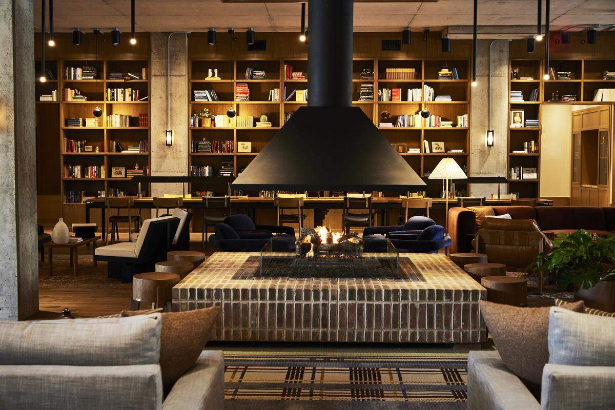 The Junto sets the scene for picturesque fall with fireside drinks and rooftop views.